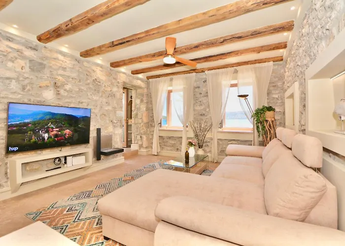 Villasonboard Rock Villa 3 Bed, 3 Bath, Jacuzzi, Seaside Ermioni
